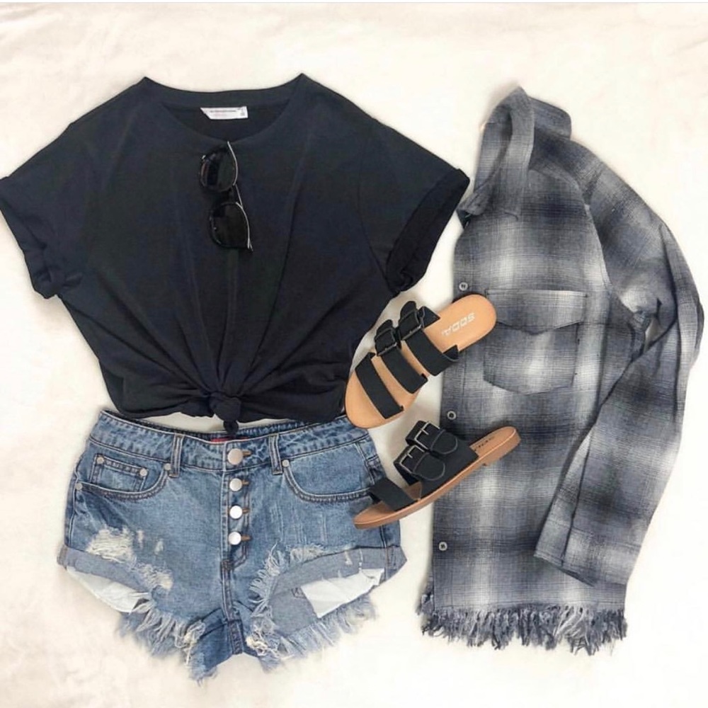 ✨ Final Price- Fringe Hem Flannel - Picture 3 of 5